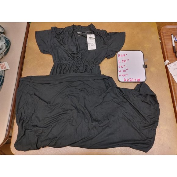 Flutter Short Sleeve Knit Maternity Dress - Ingrid & Isabel Black XS - Picture 6 of 6